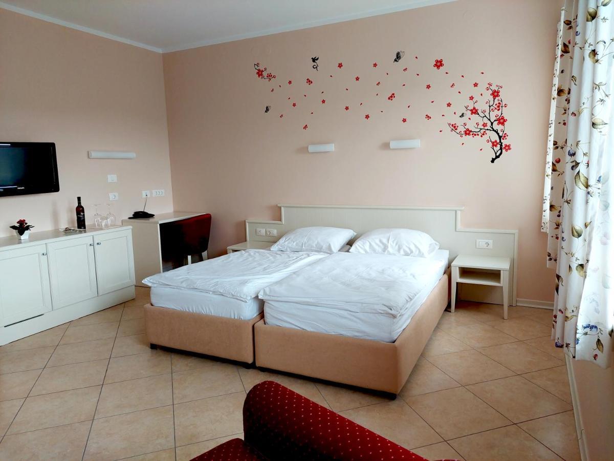 Hotel Kozana ドブロボ エクステリア 写真