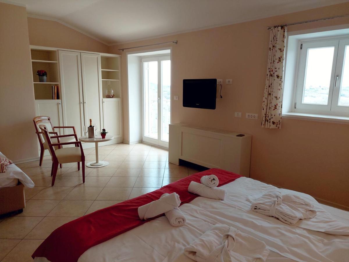 Hotel Kozana ドブロボ エクステリア 写真