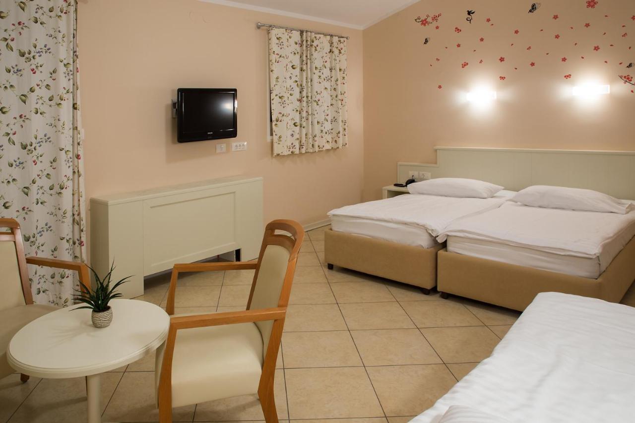 Hotel Kozana ドブロボ エクステリア 写真