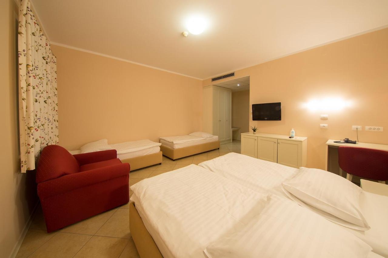 Hotel Kozana ドブロボ エクステリア 写真