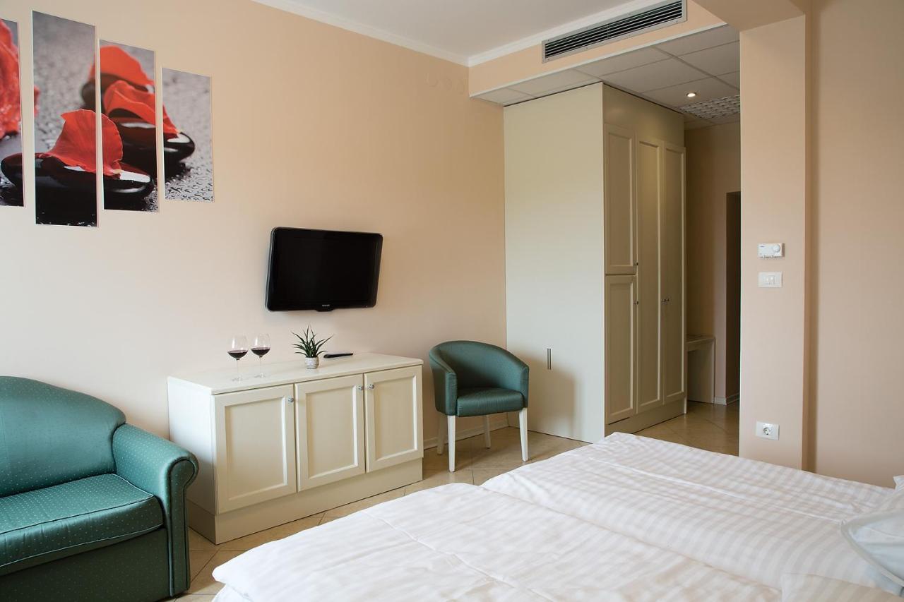 Hotel Kozana ドブロボ エクステリア 写真