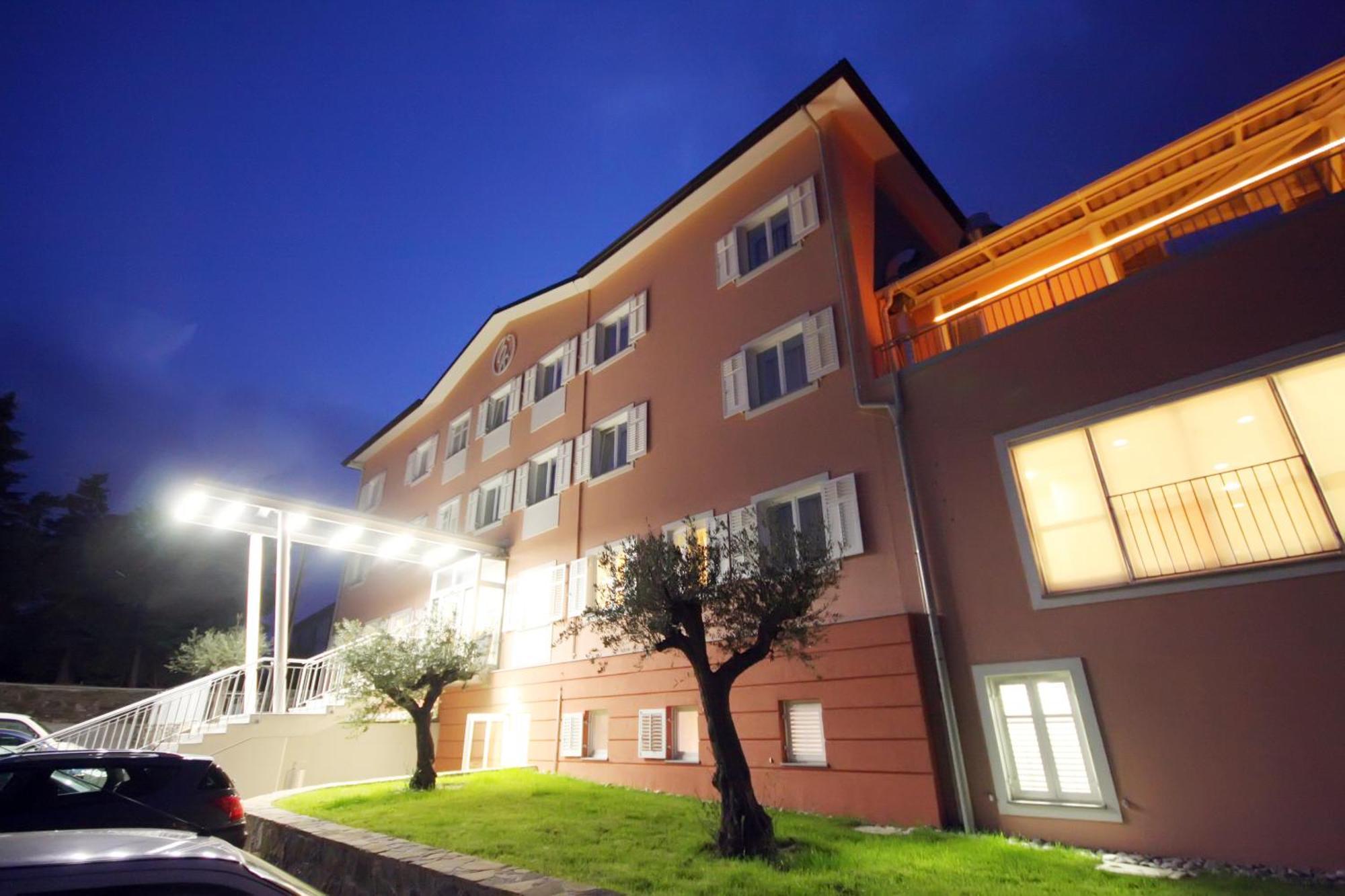 Hotel Kozana ドブロボ エクステリア 写真